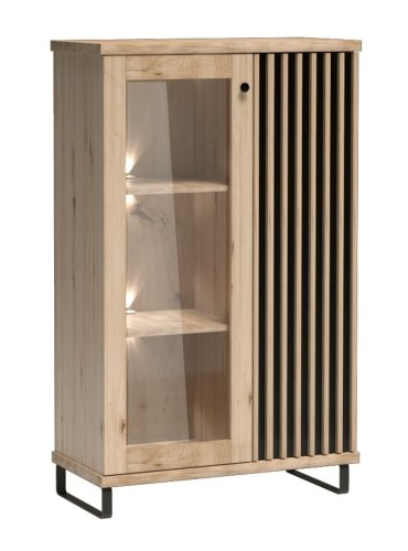 C3 witryna z lamelami.