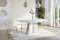 Stół jadalniany DORA I rozłożony do salonu biały mat-beton.