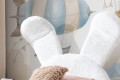 Łóżko dziecięce białe KRÓLIK PREMIUM -detal w tkaninie bunny 01.